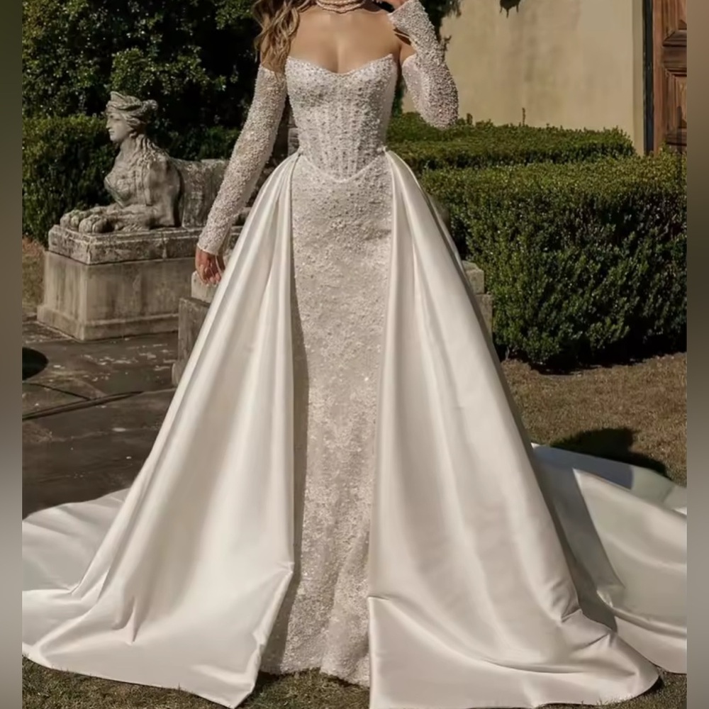 NEW $1299 Romano Gia Luxury Beaded Wedding Dress Detachable Cathedral Overskirt